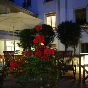 Alhambra 3*, Paris France